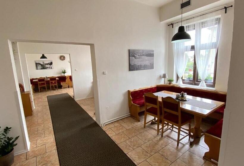 بنسيون Restaurace A Penzion Klatovský Dvůr