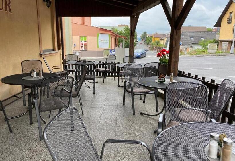 بنسيون Restaurace A Penzion Klatovský Dvůr