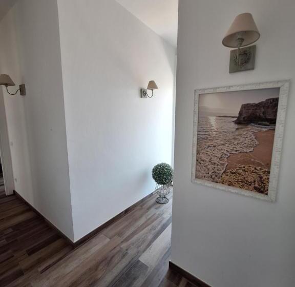 Пансион Vistamare House