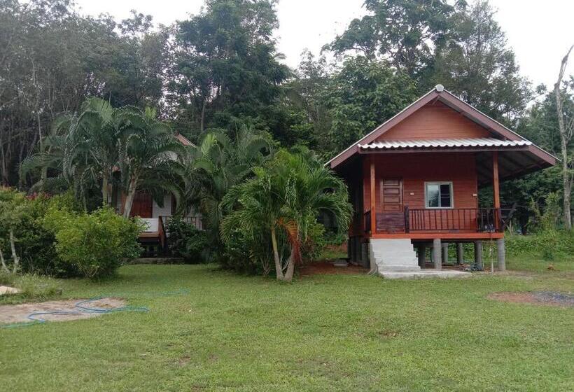 Курорт Cha Bungalow