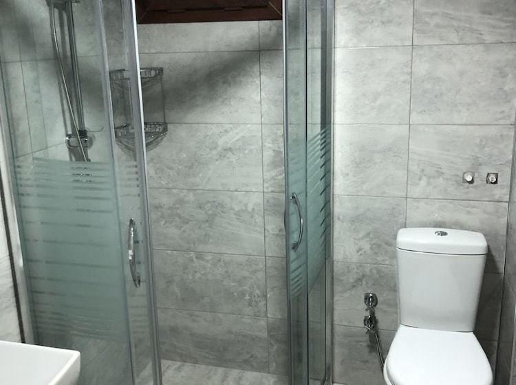 Saral Suit Otel