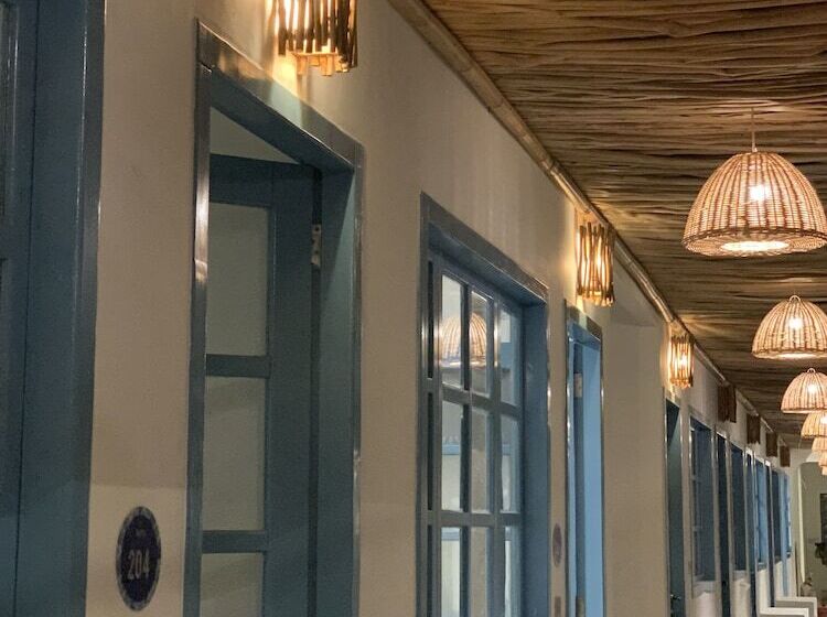 Seaesta Komodo Hostel &