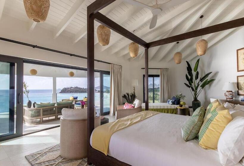 Tamarind Hills Resort & Villas