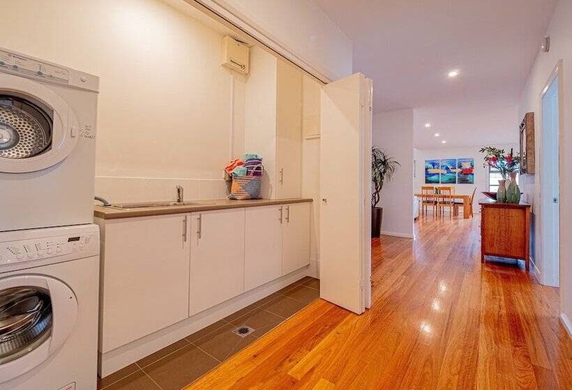 The Waves Port Macquarie