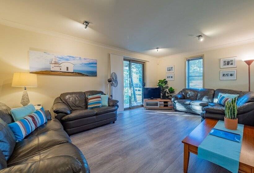 The Waves Port Macquarie