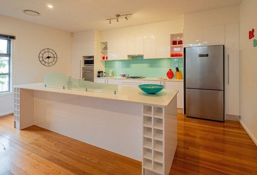 The Waves Port Macquarie