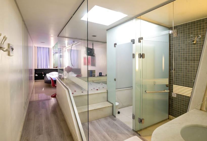 A2 Motel  Adults Only