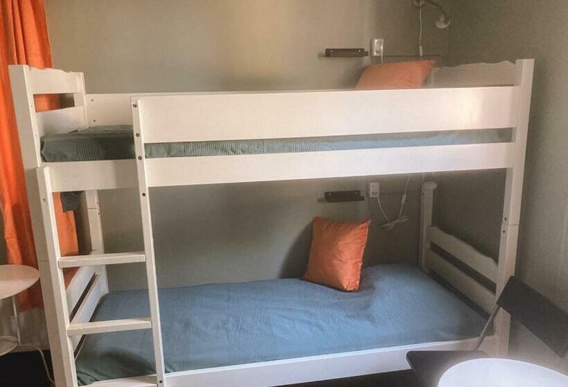 הוסטל Beach House Ystad