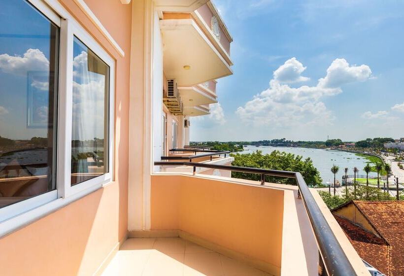 Bcons Riverside Hotel Binh Duong