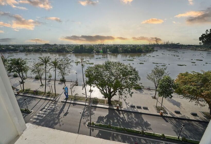 Bcons Riverside Hotel Binh Duong