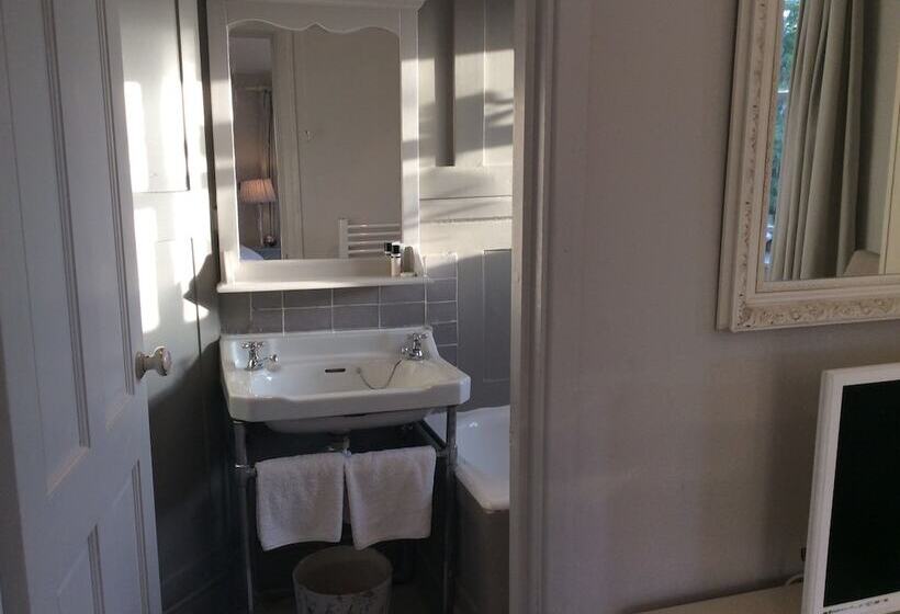 مبيت وإفطار Delamore House