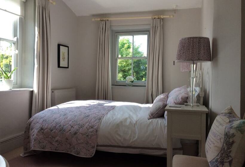 مبيت وإفطار Delamore House