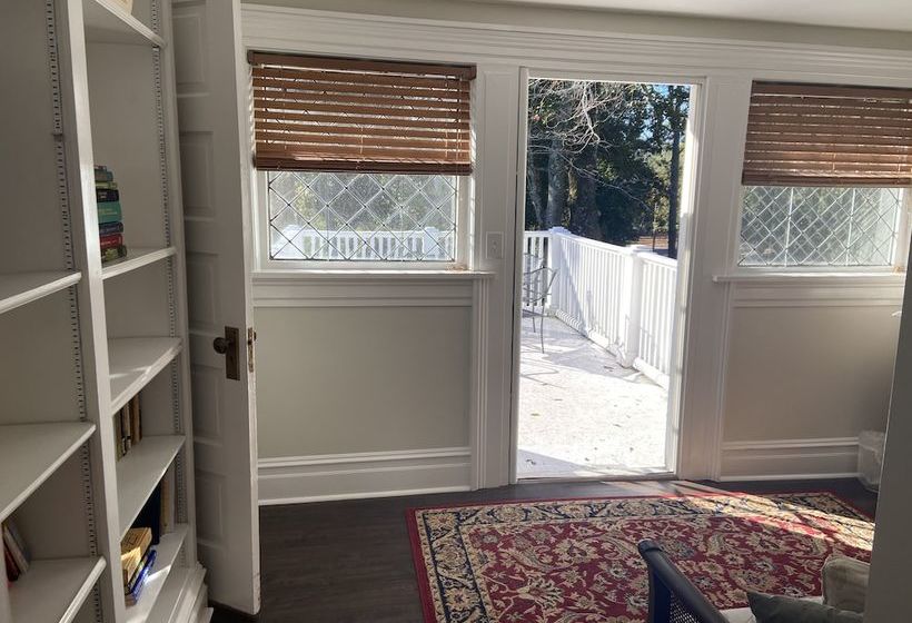 مبيت وإفطار Rose Hill