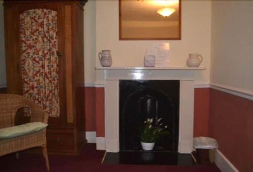 ベッドアンドブレックファースト The Old Alma