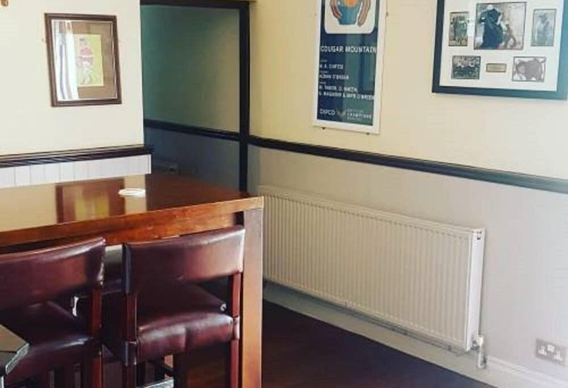 Хостел Old Red House