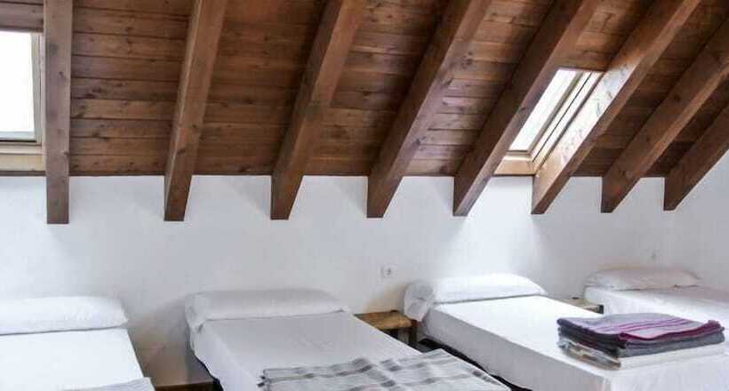Hostal Y Albergue Haizea   Hostel