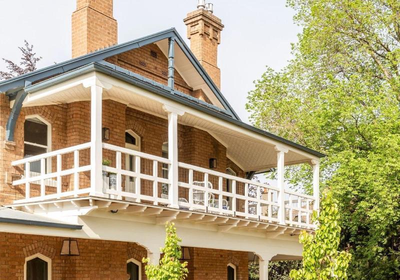 هتل The Byng Street Boutique