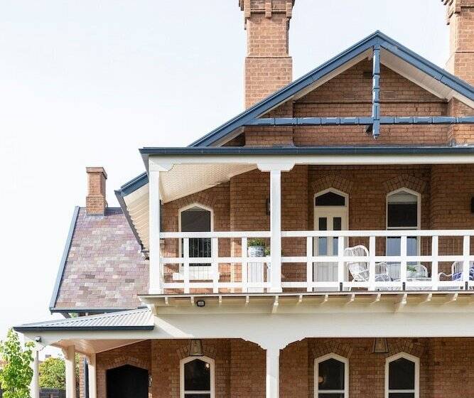 هتل The Byng Street Boutique