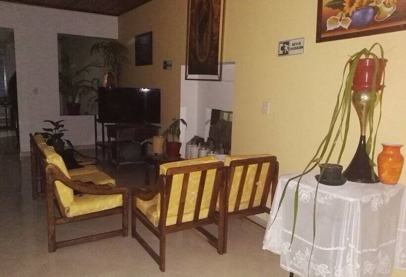 فندق Colonial El Bosque