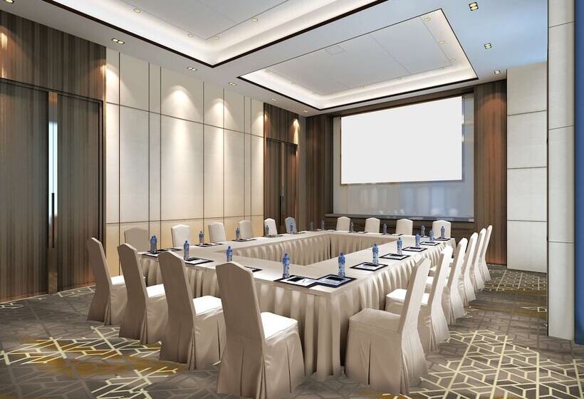 فندق Hilton Garden Inn Heze