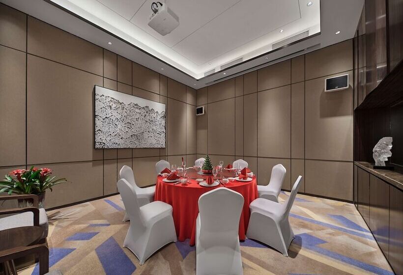 فندق Hilton Garden Inn Heze