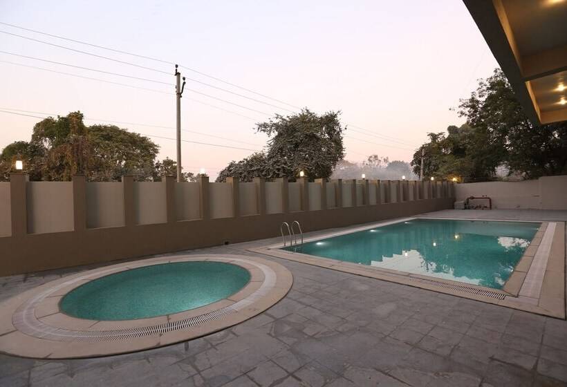فندق Kukda Resort Chittorgarh