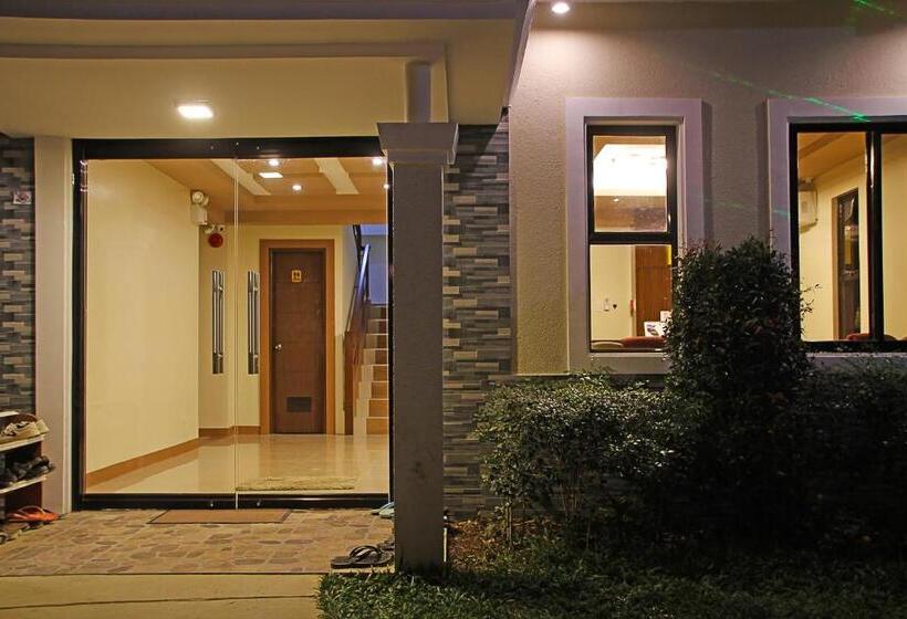 酒店 Layang Layang Home