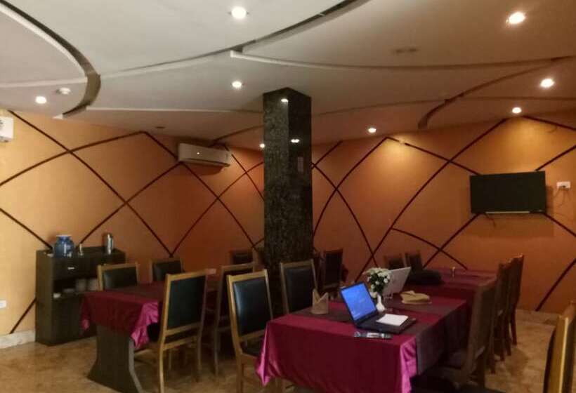 בית מלון כפרי Pahalgam Retreat