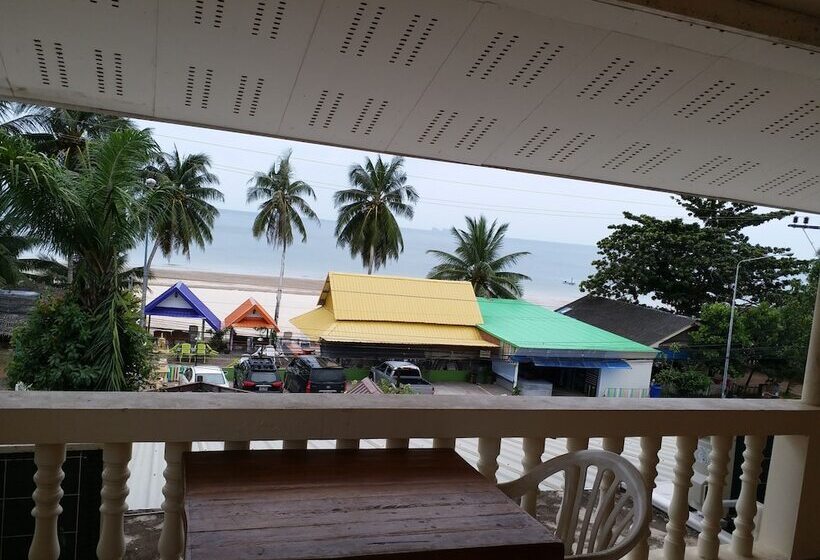 ホテル Hostel Beach Pirates Terrace