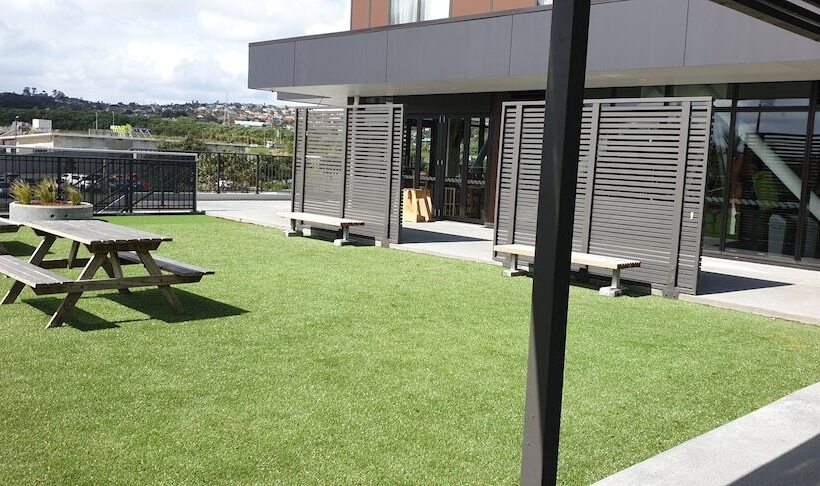 בית מלון כפרי Ramada Suites By Wyndham Auckland Manukau Pacfic Centre