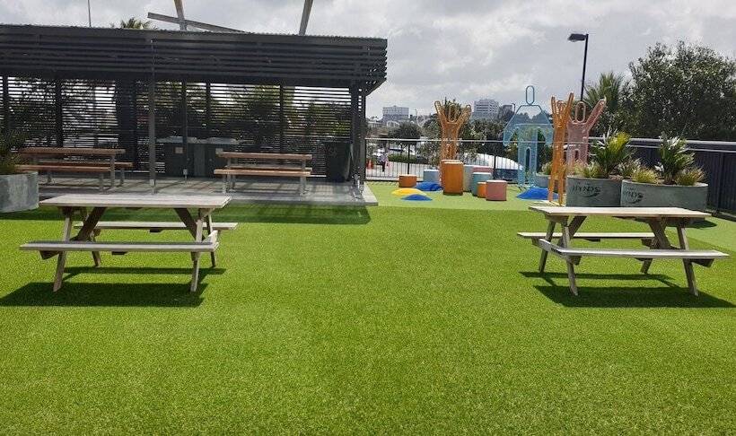 בית מלון כפרי Ramada Suites By Wyndham Auckland Manukau Pacfic Centre