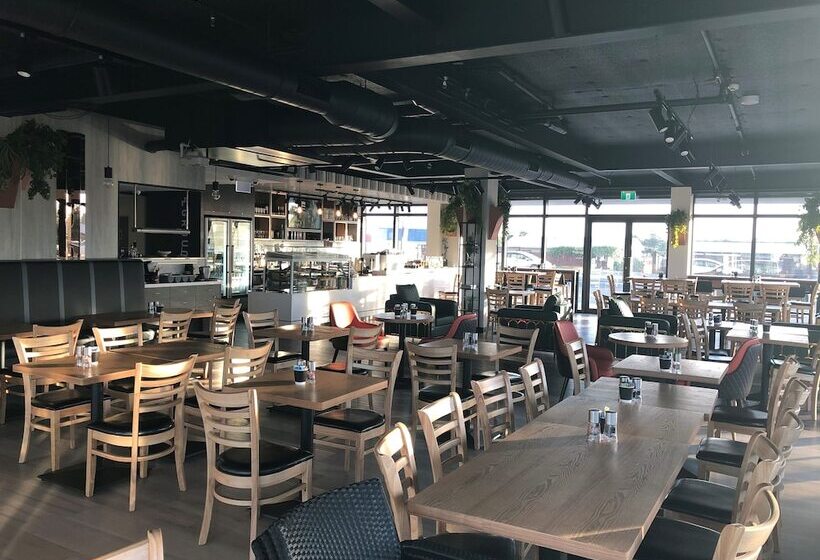 בית מלון כפרי Ramada Suites By Wyndham Auckland Manukau Pacfic Centre