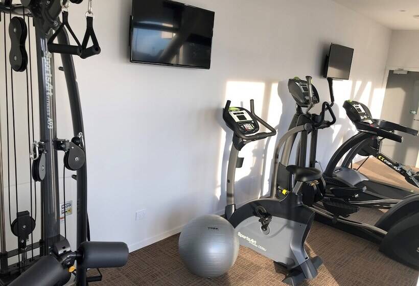 בית מלון כפרי Ramada Suites By Wyndham Auckland Manukau Pacfic Centre