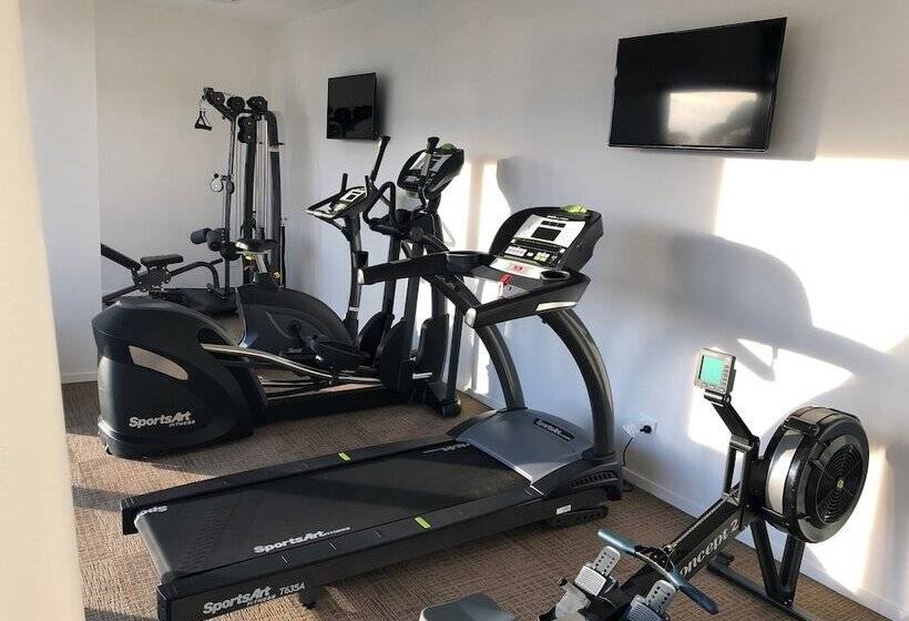 בית מלון כפרי Ramada Suites By Wyndham Auckland Manukau Pacfic Centre