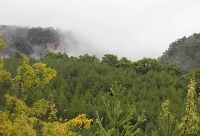 فندق Restaurante Torres De Albarracín