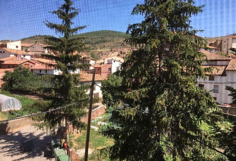 فندق Restaurante Torres De Albarracín