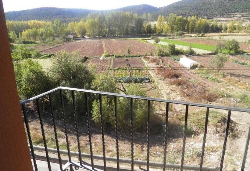فندق Restaurante Torres De Albarracín