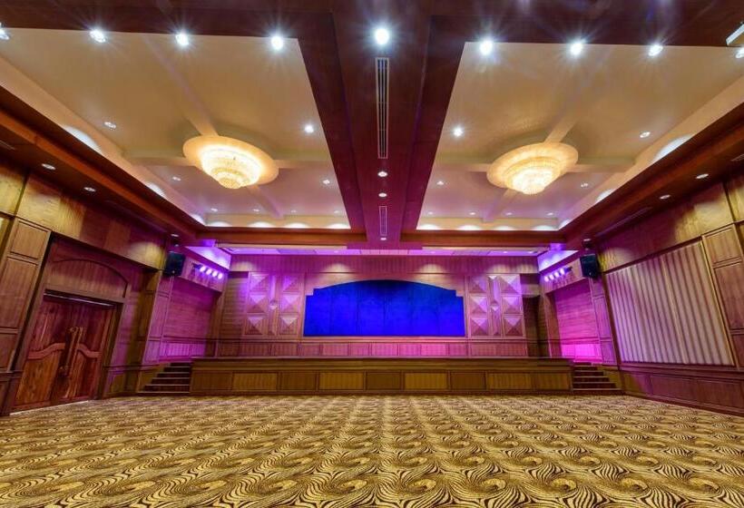 בית מלון כפרי Sky View Resort Buriram