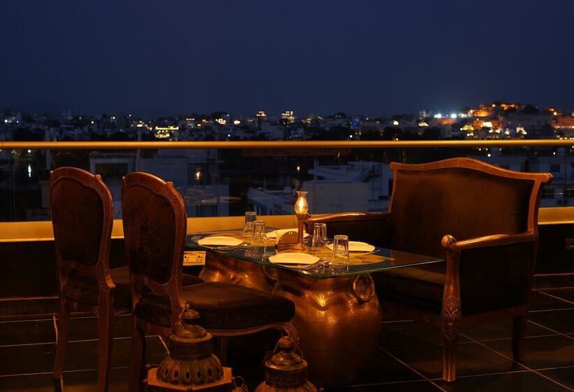酒店 The Ramvilas A Rooftop Pichola Lake View