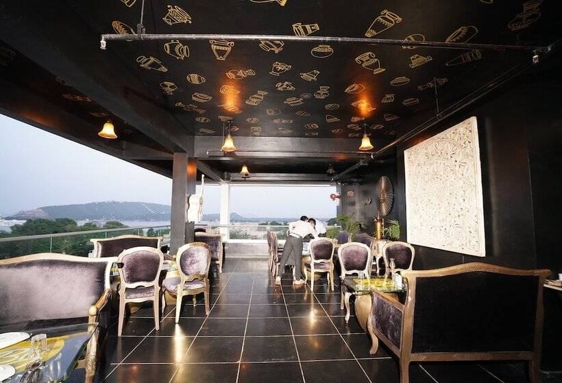 酒店 The Ramvilas A Rooftop Pichola Lake View