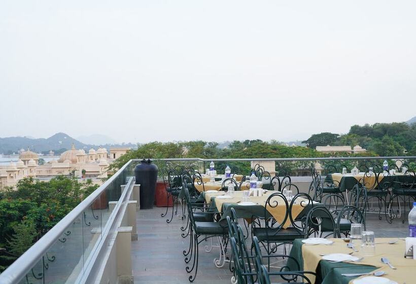 酒店 The Ramvilas A Rooftop Pichola Lake View