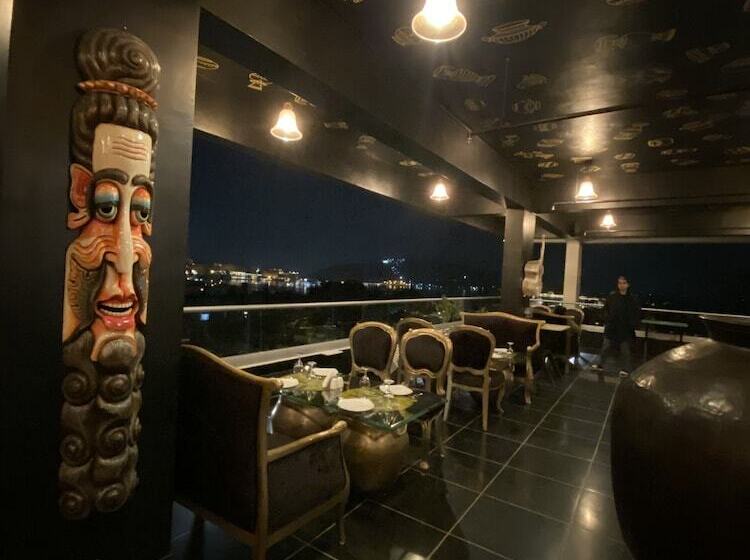 酒店 The Ramvilas A Rooftop Pichola Lake View