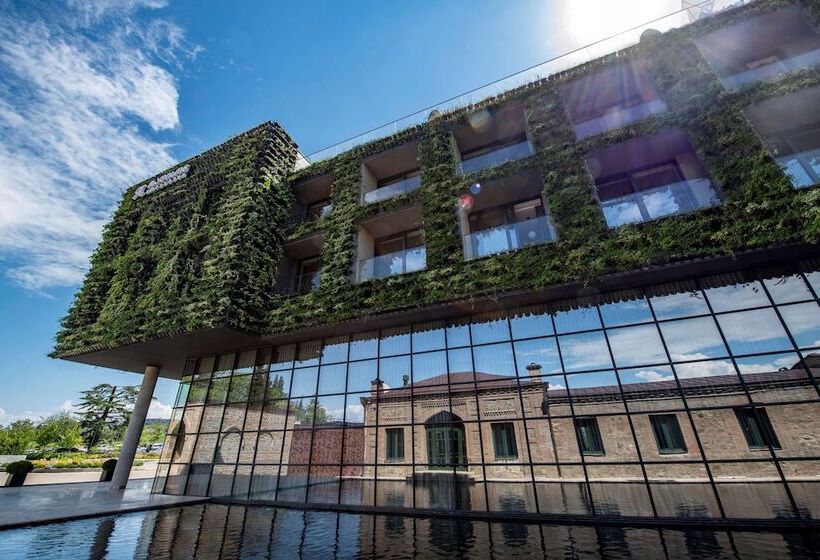 هتل Tsinandali Estate, A Radisson Collection