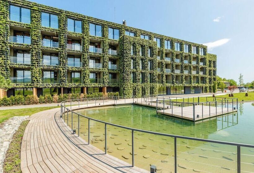 هتل Tsinandali Estate, A Radisson Collection