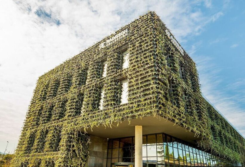 هتل Tsinandali Estate, A Radisson Collection