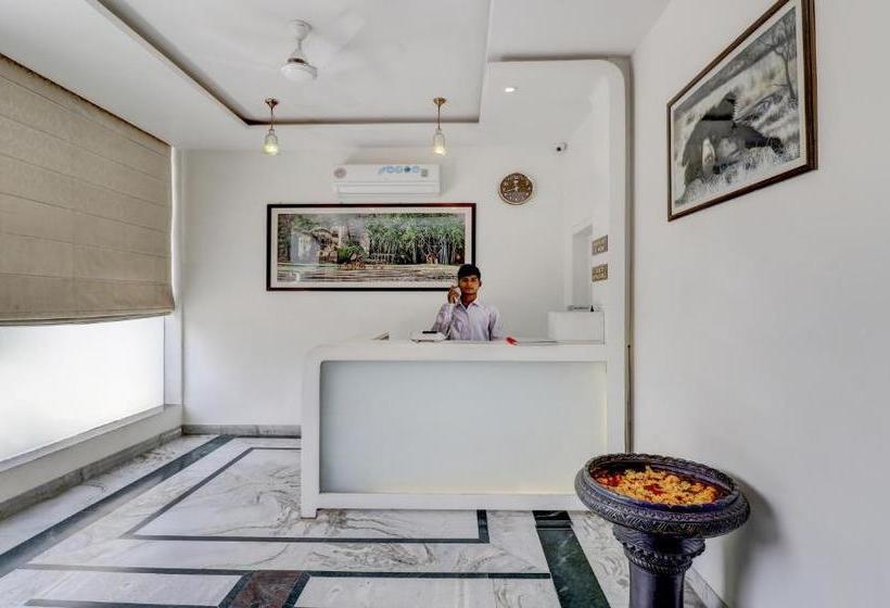 Отель Treebo Trend Rajputana