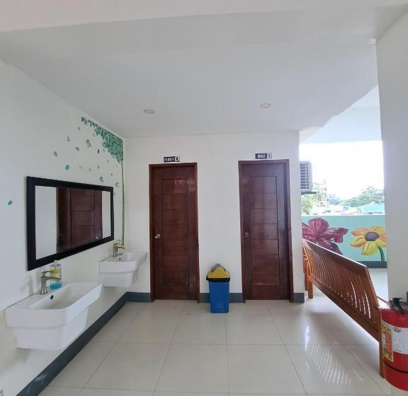 هتل Virginia Suites