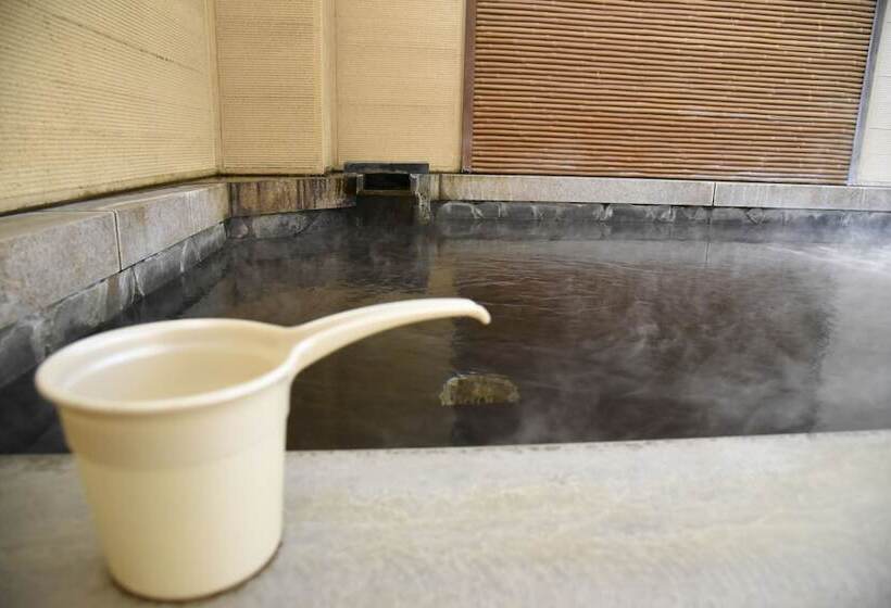 Kumamoto Capsule Hotel Hostel, Caters To Men