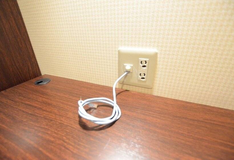 Kumamoto Capsule Hotel Hostel, Caters To Men