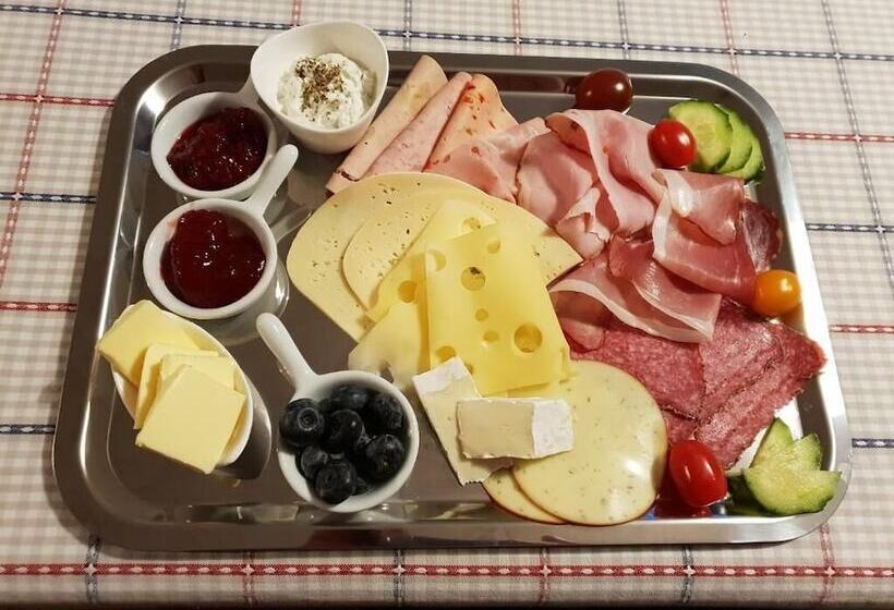 Martina S Place Bed & Breakfast